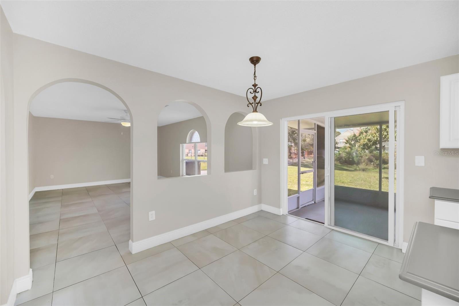 2120 Marisol Loop Property Photo 18