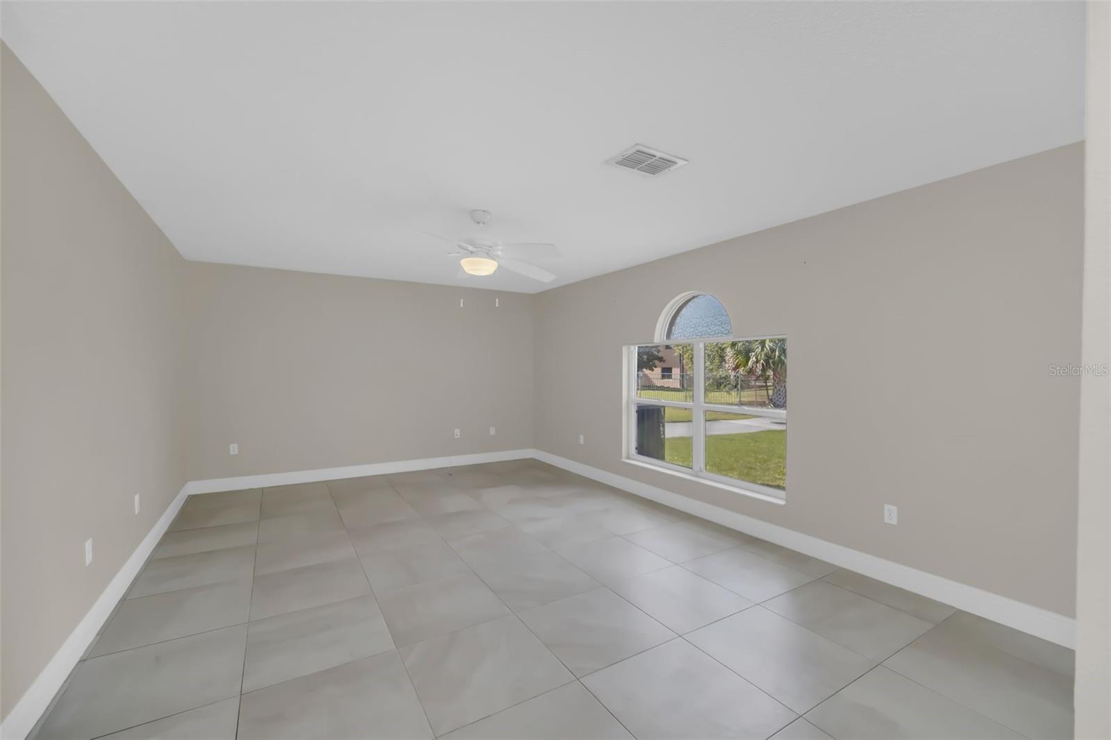 2120 Marisol Loop Property Photo 20
