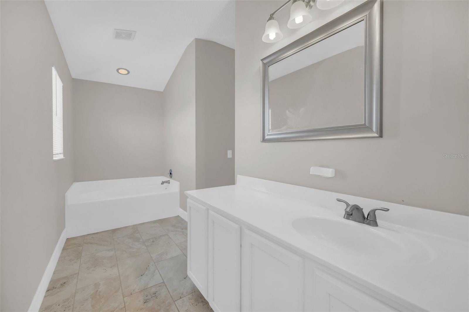 2120 Marisol Loop Property Photo 34