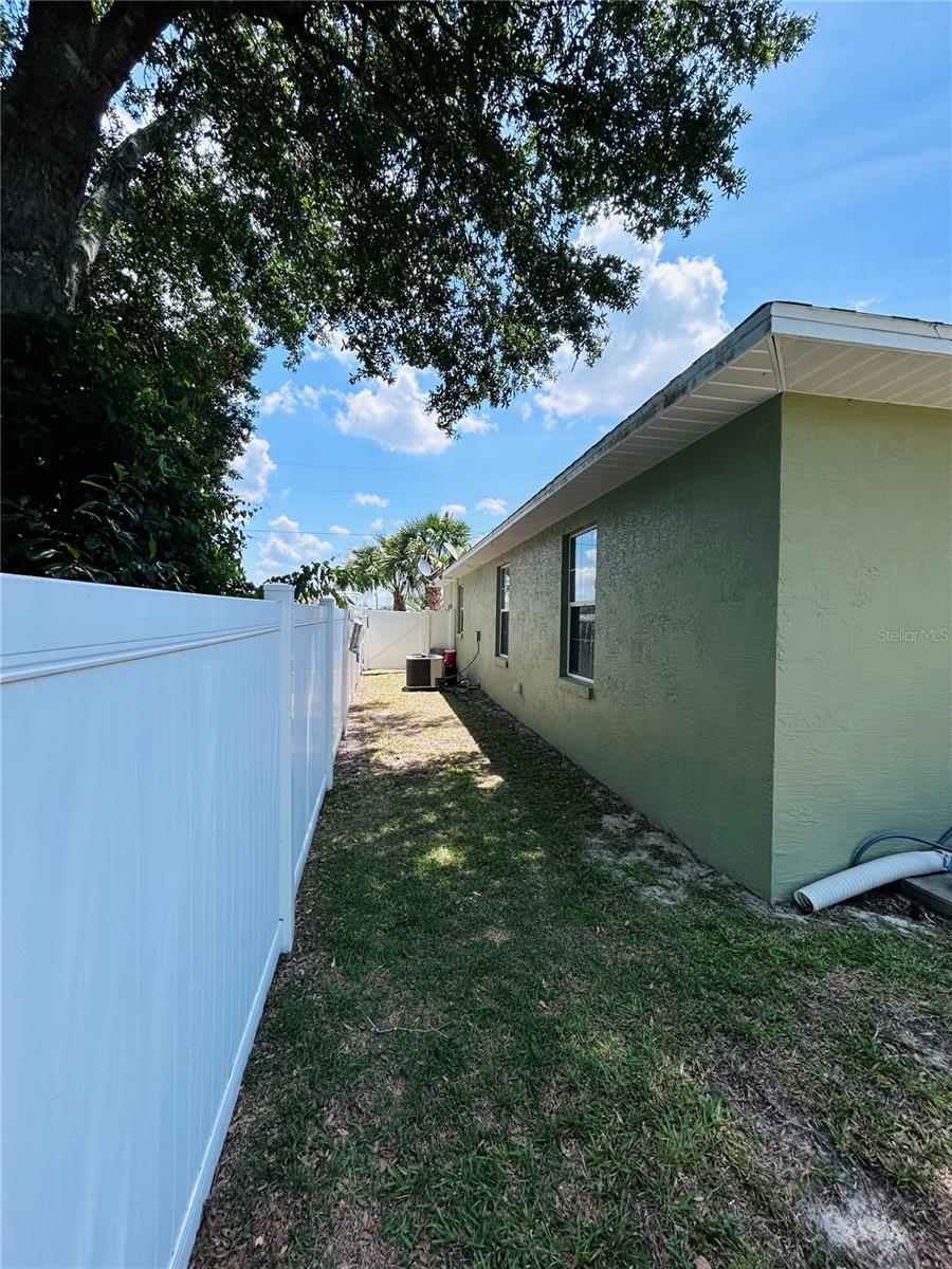 13620 Sw 48th Ct Property Photo 47