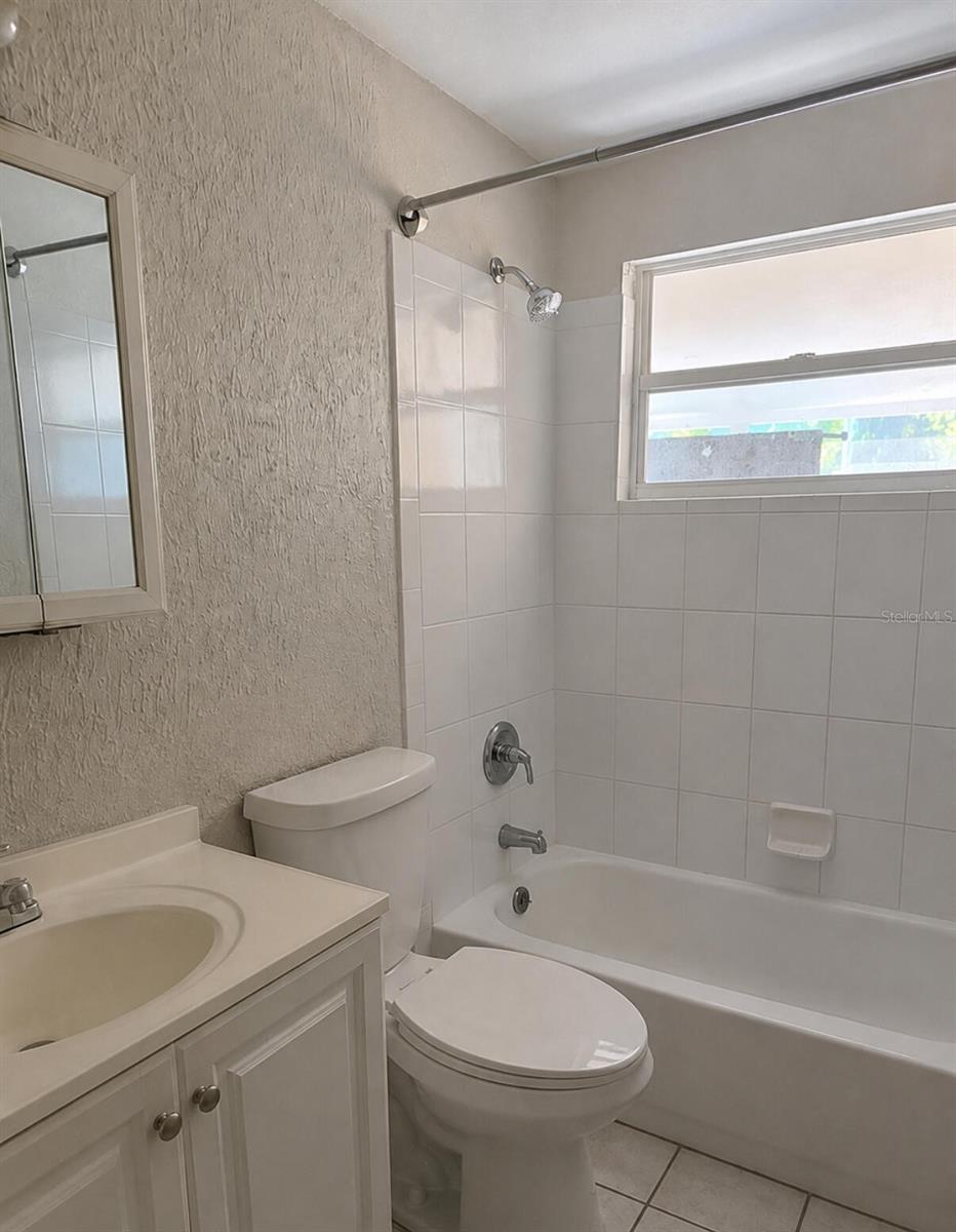 2121 33rd St Property Photo 6