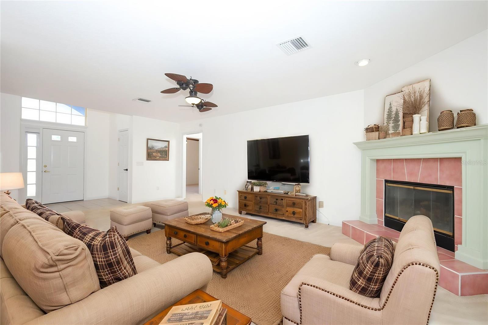 1932 Monterey Dr Property Photo 4
