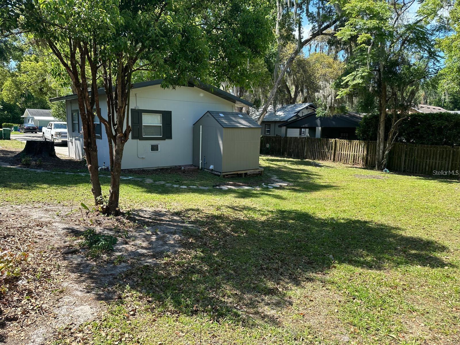 221 N Julia Ave Property Photo 36