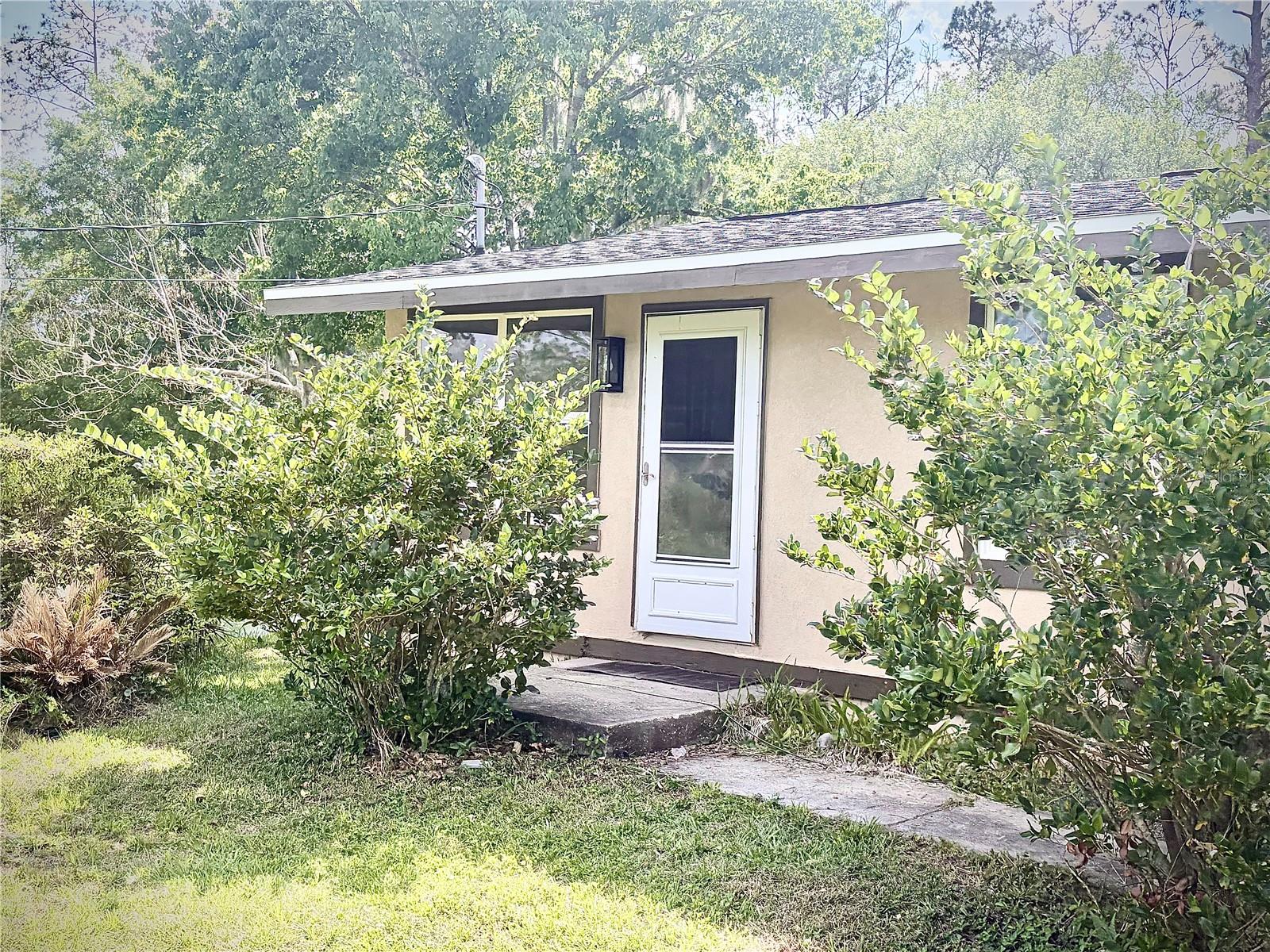 375 Pine Woods Rd Property Photo 2
