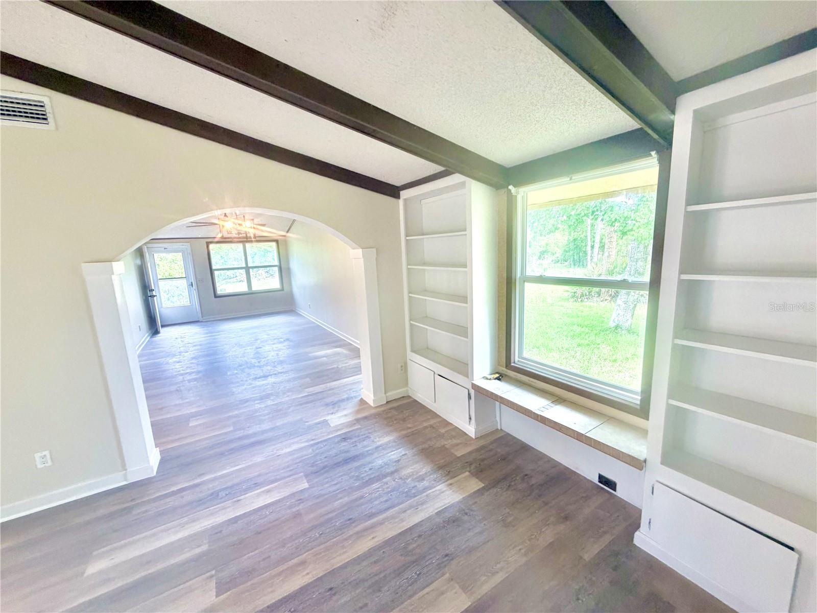 375 Pine Woods Rd Property Photo 5