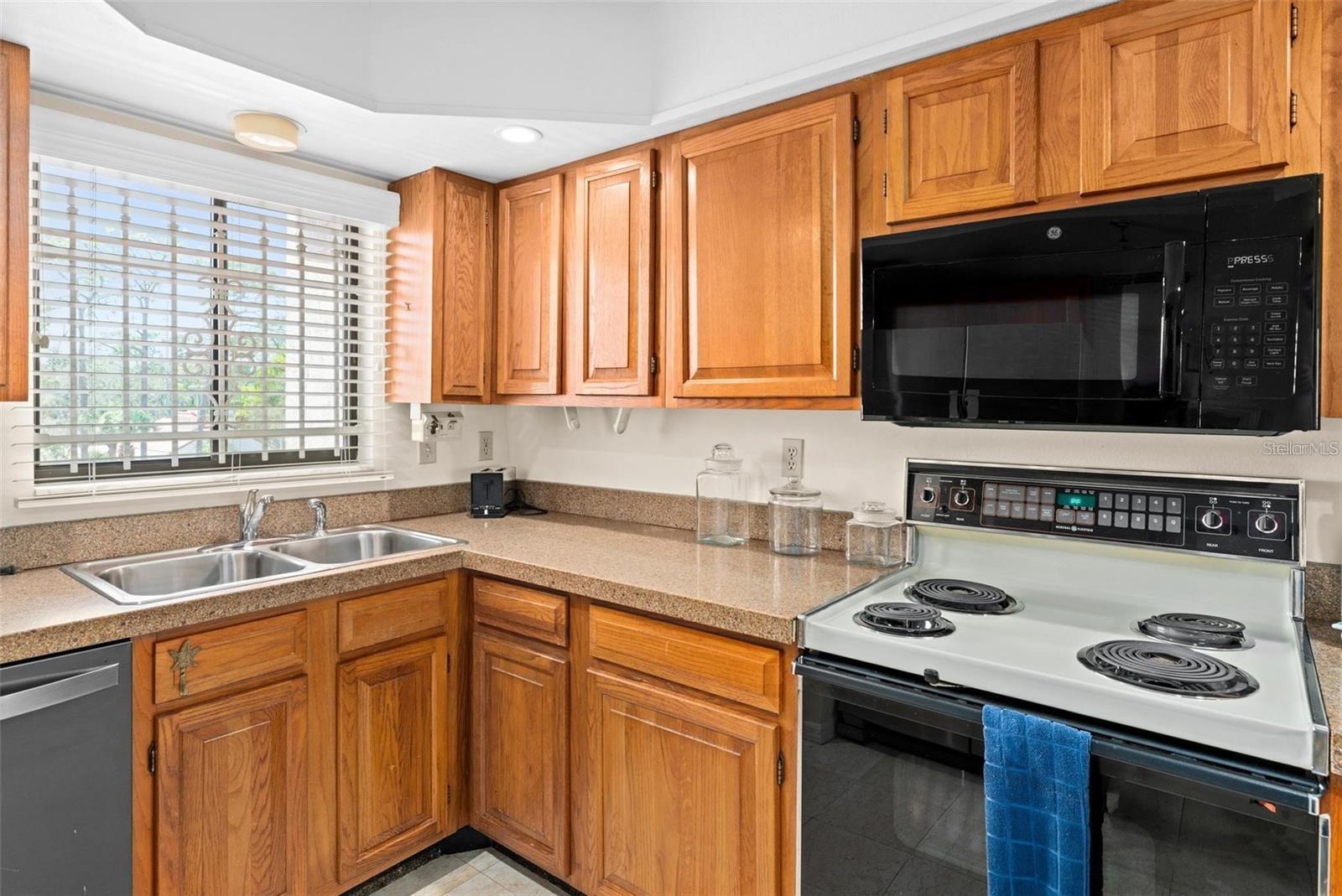 1162 Carmel Cir #440 Property Photo 6