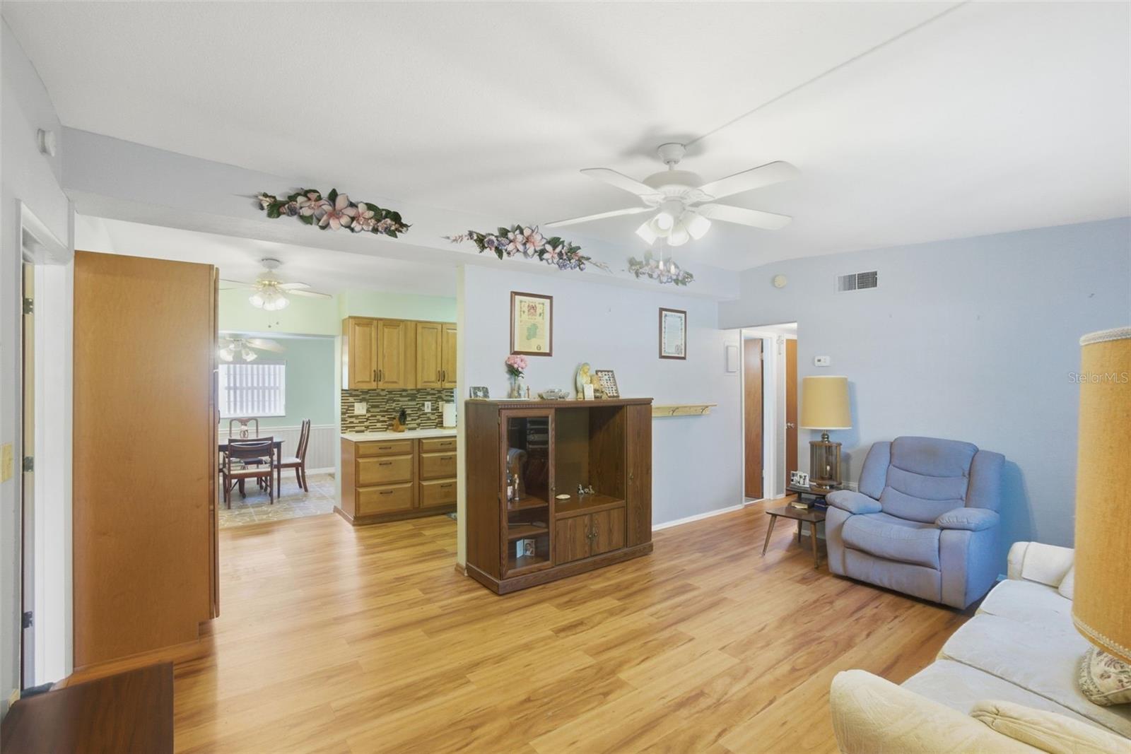 481 Kentia Rd Property Photo 4