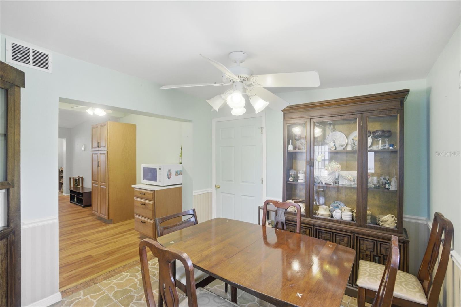 481 Kentia Rd Property Photo 9