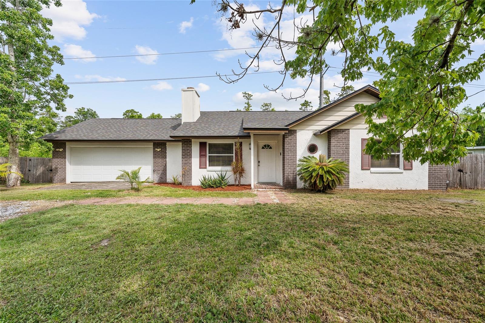 2040 E Triangle Dr Property Photo 1