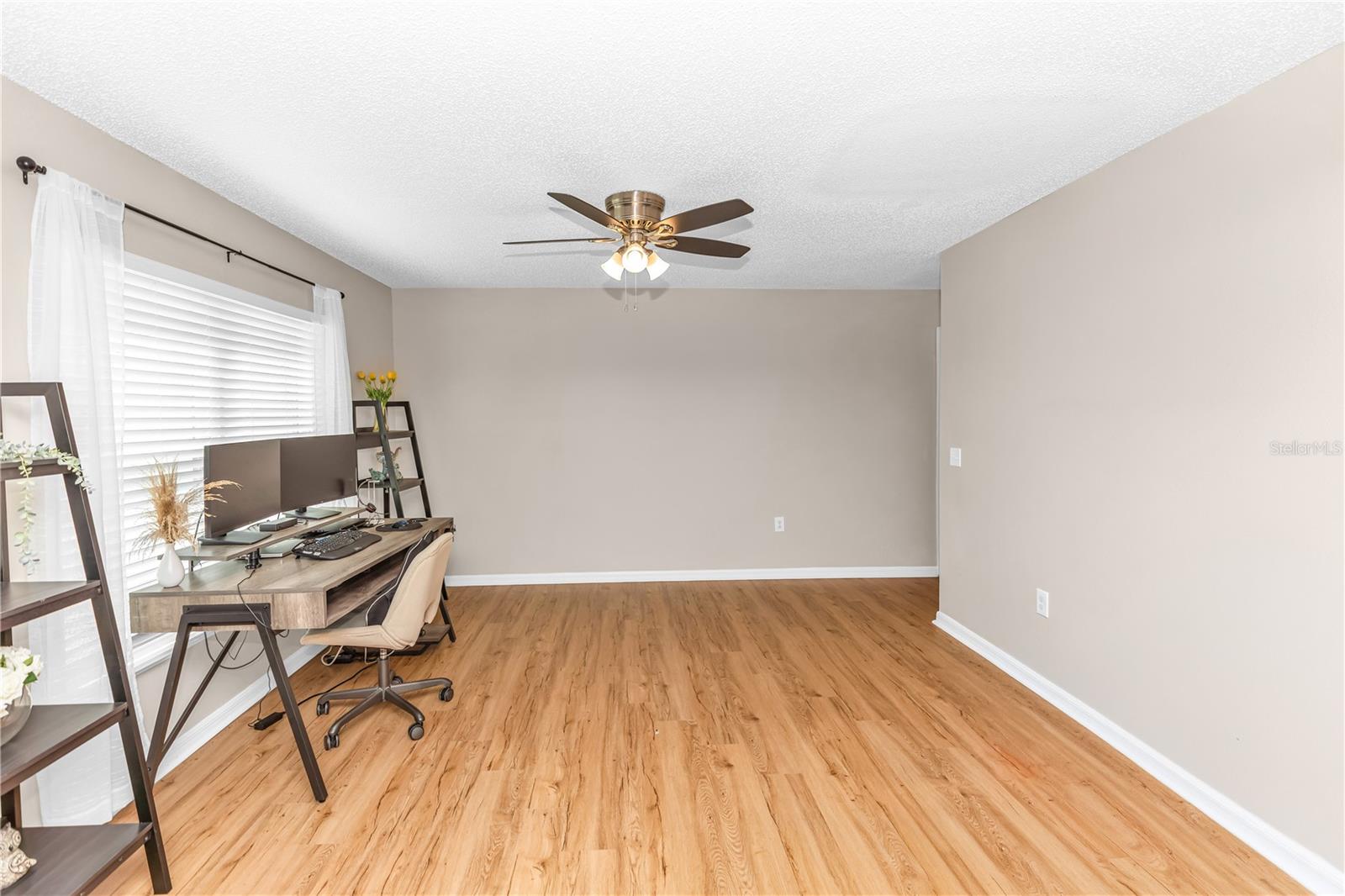 1874 Corner Meadow Cir Property Photo 32