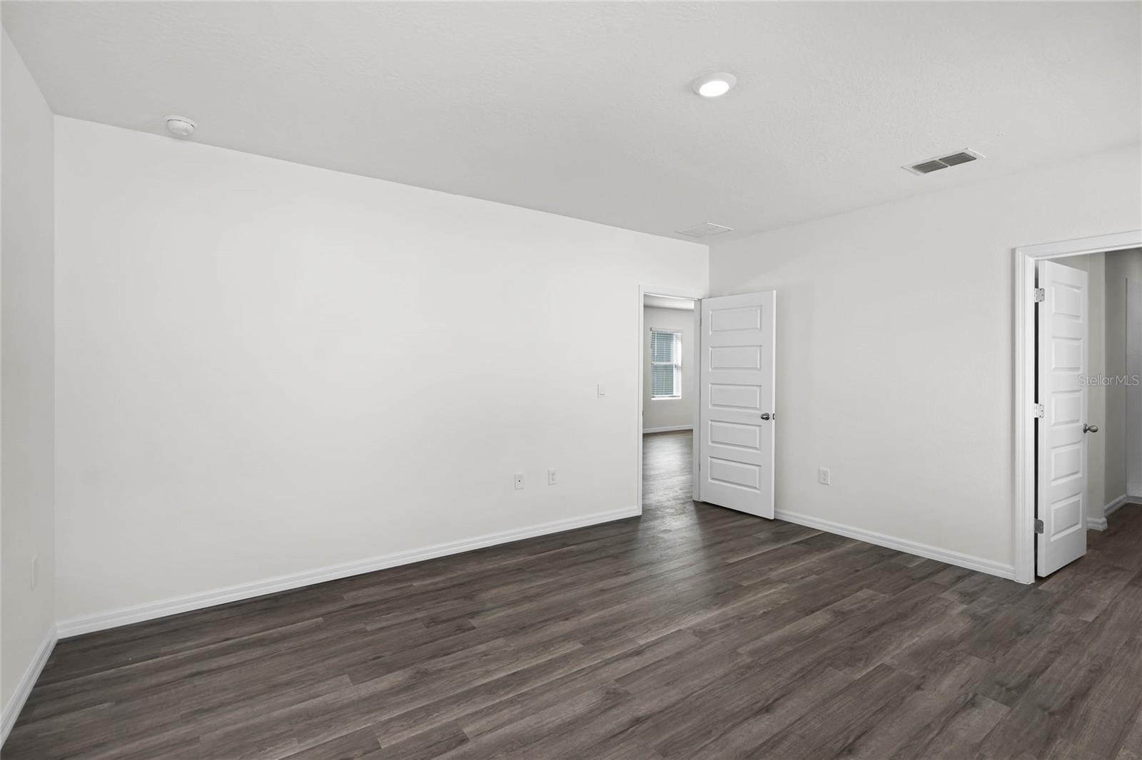 1660 Hummingbird Rd Property Photo 14