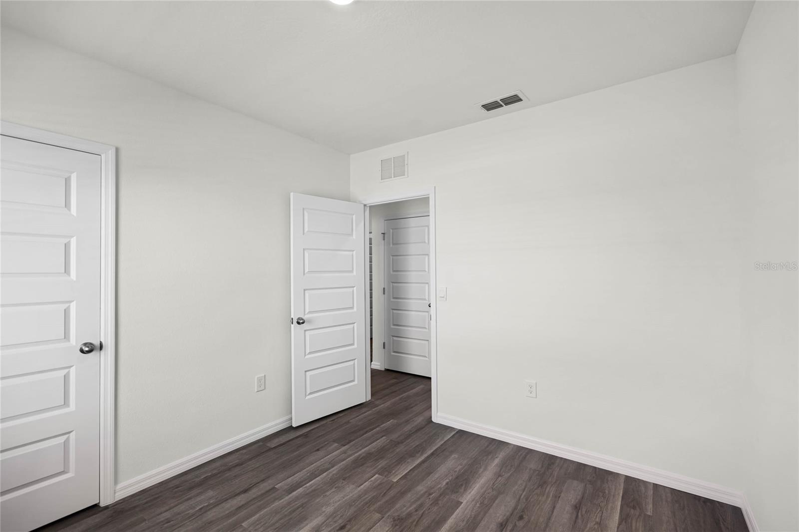 1660 Hummingbird Rd Property Photo 19