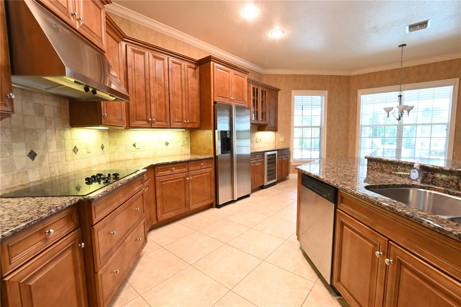 8122 Whitford Ct Property Photo 3