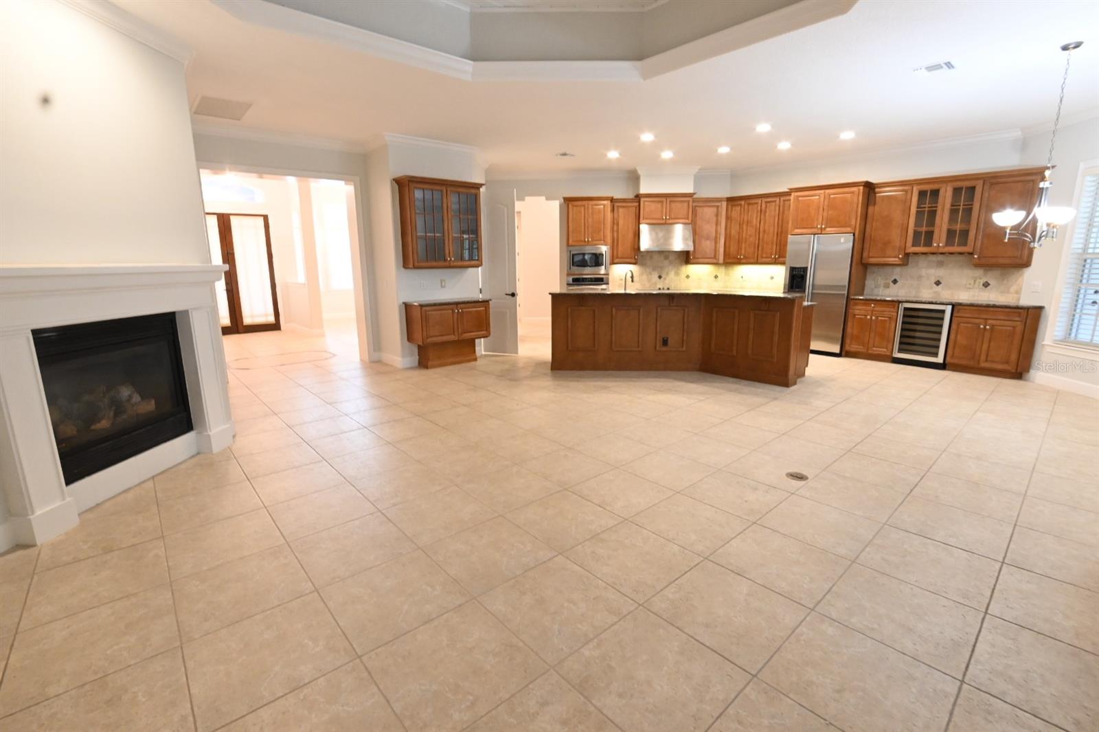 8122 Whitford Ct Property Photo 4