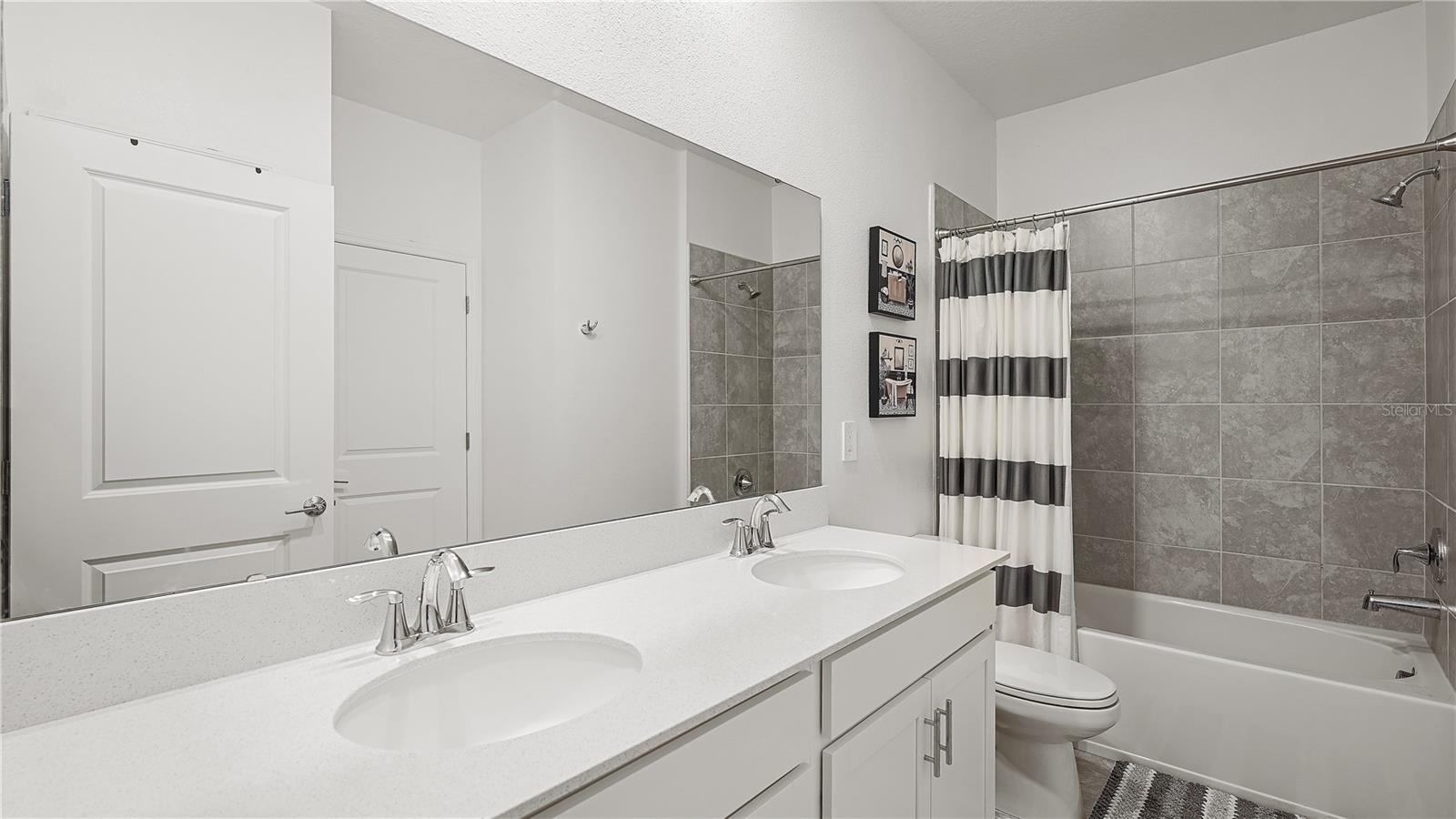 6405 Sprucepine Ln Property Photo 16