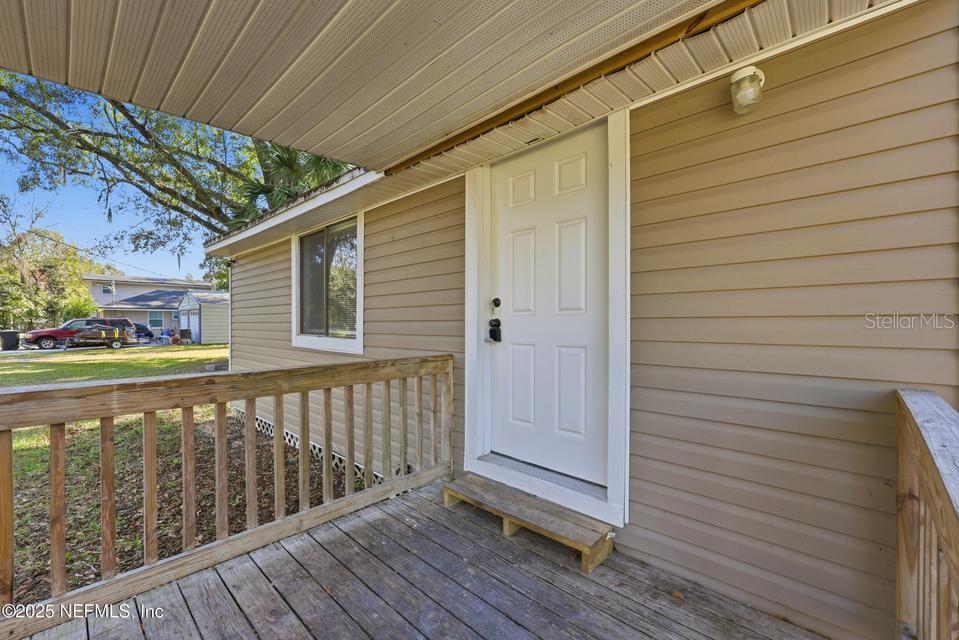 3428 Glen St Property Photo 2