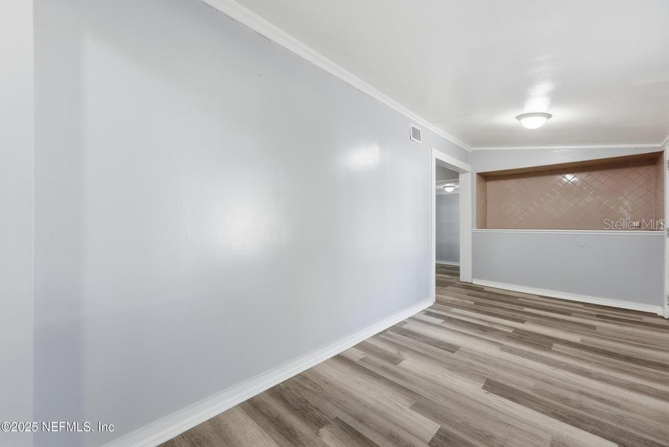 3428 Glen St Property Photo 4