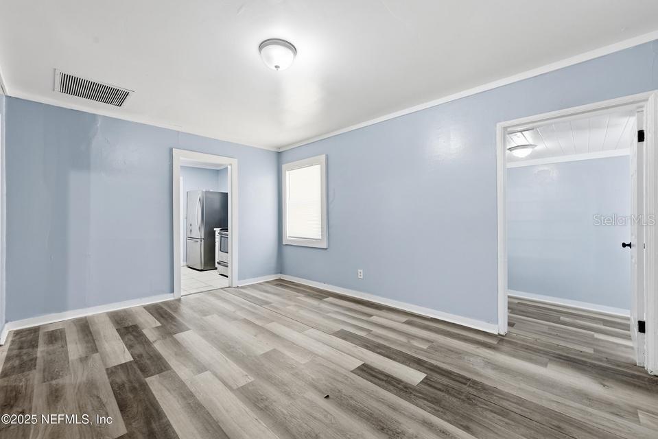 3428 Glen St Property Photo 7