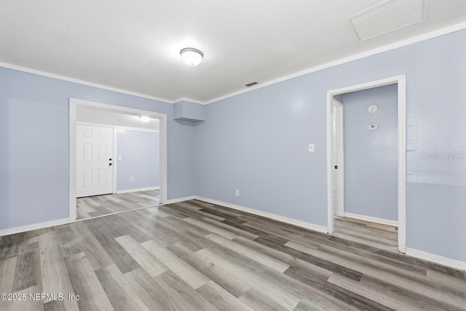3428 Glen St Property Photo 9