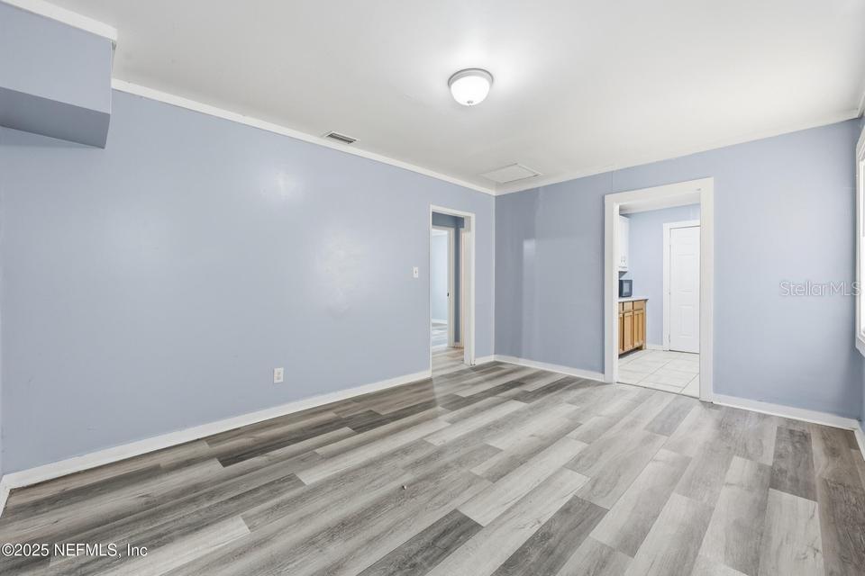3428 Glen St Property Photo 10