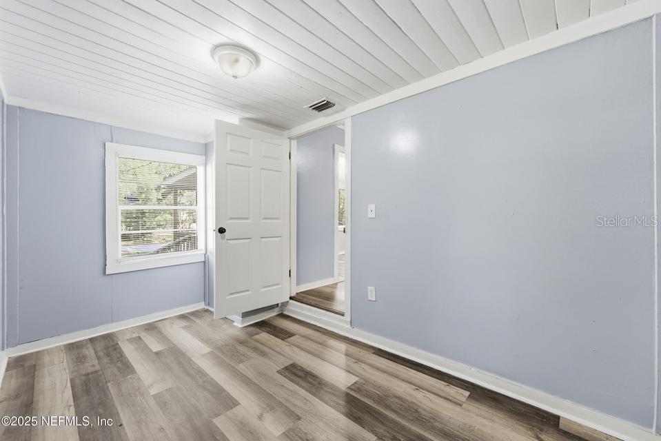 3428 Glen St Property Photo 14