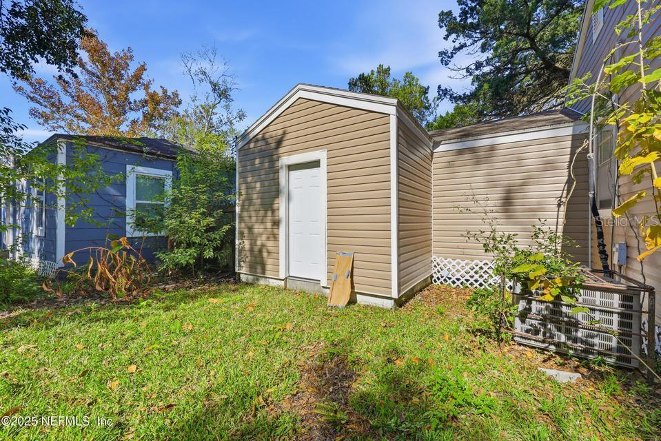 3428 Glen St Property Photo 22