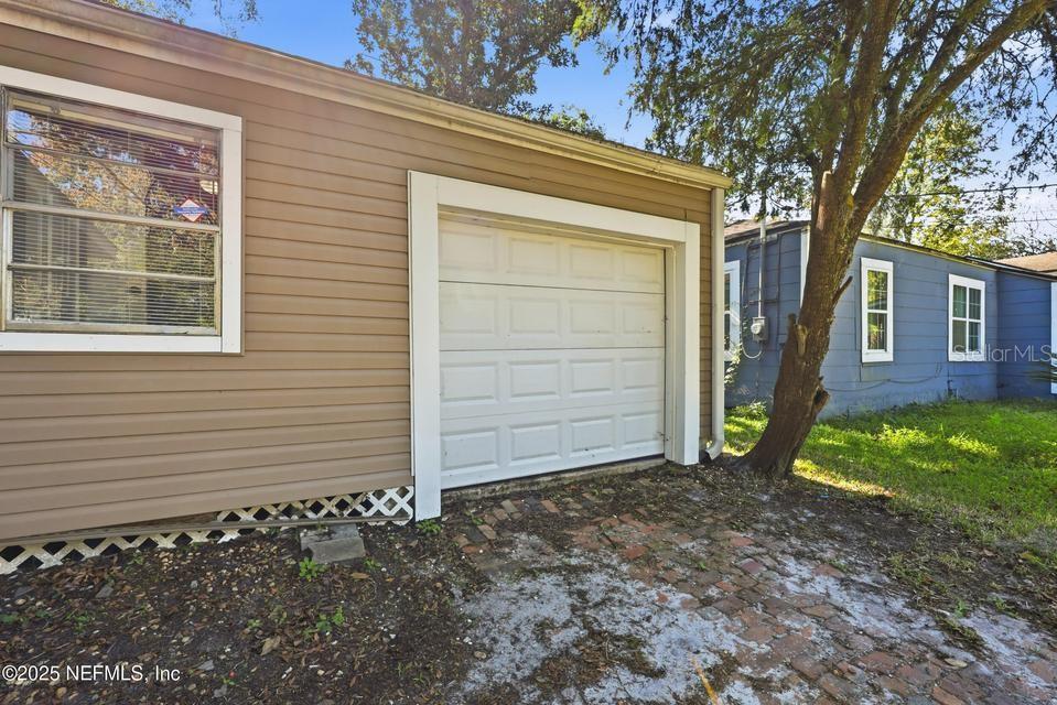 3428 Glen St Property Photo 29