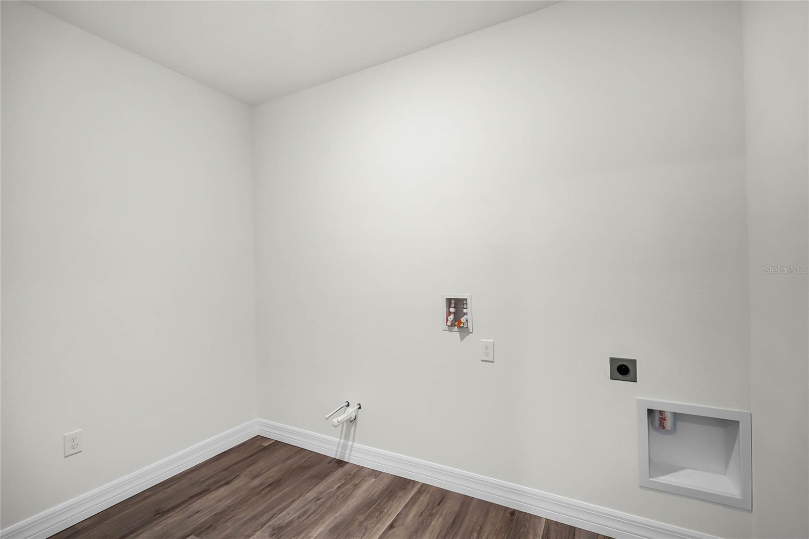 1757 Hummingbird Rd Property Photo 29