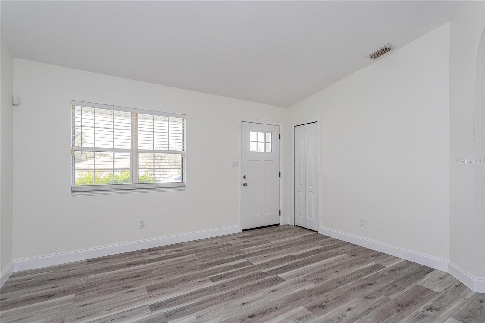 414 Tranquille Oaks Dr Property Photo 2
