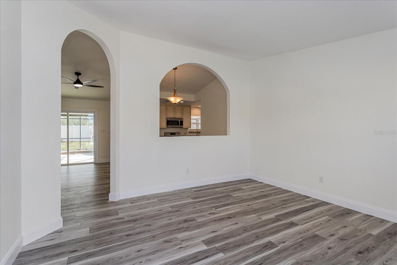 414 Tranquille Oaks Dr Property Photo 3