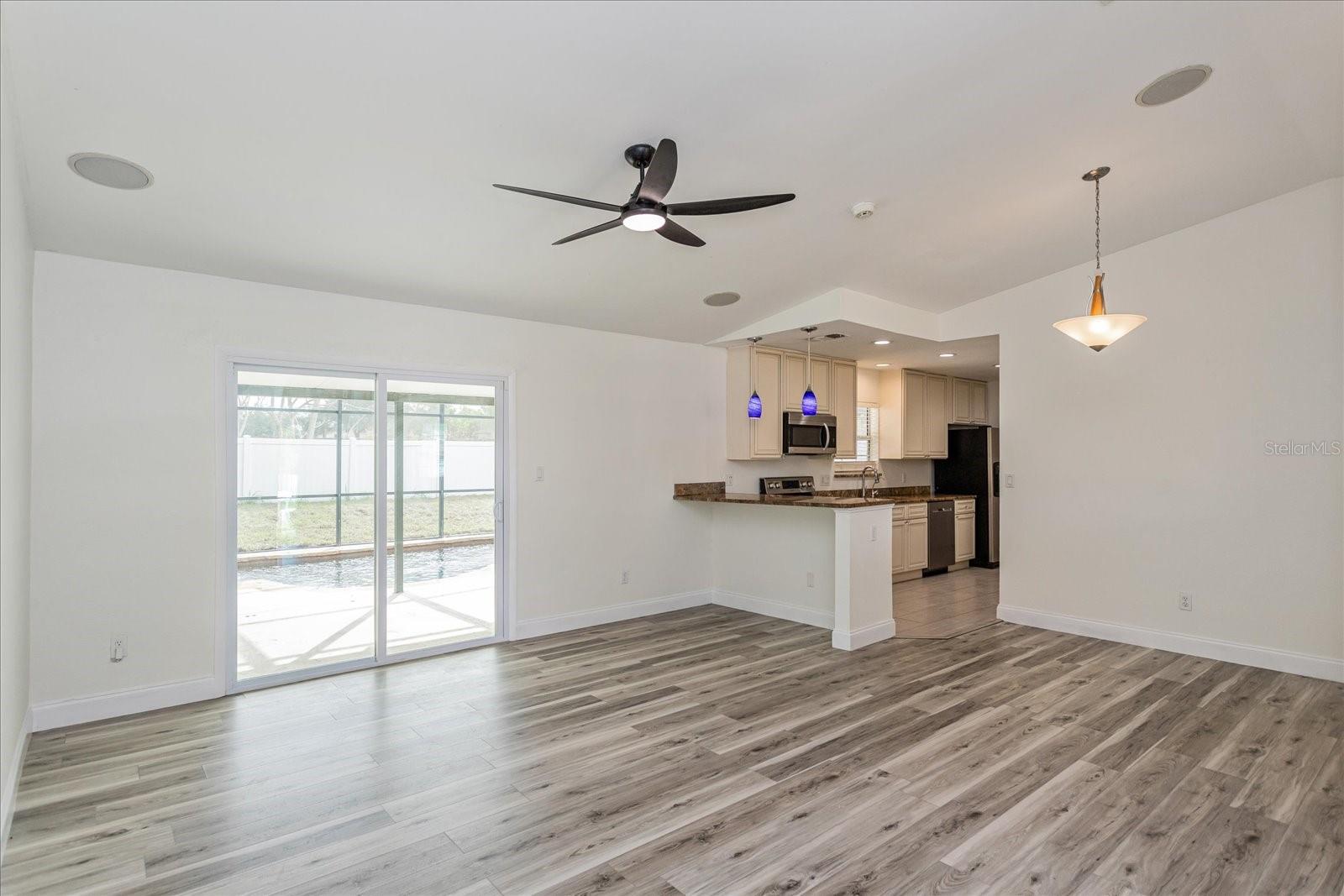 414 Tranquille Oaks Dr Property Photo 4
