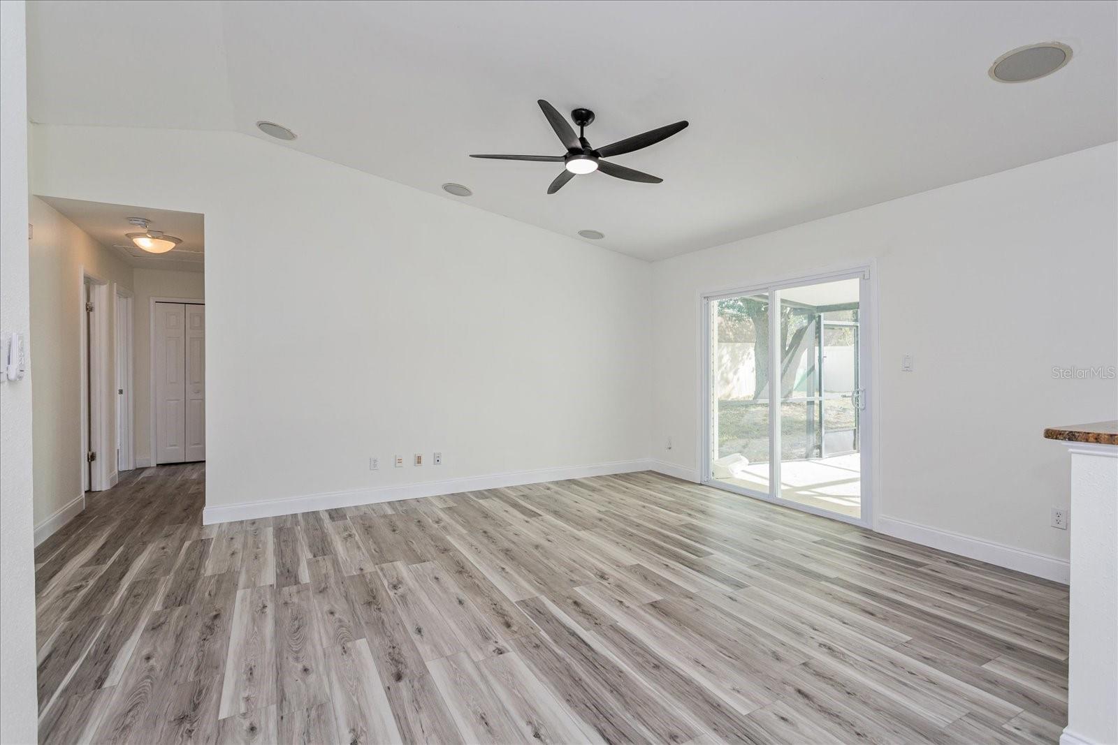 414 Tranquille Oaks Dr Property Photo 5