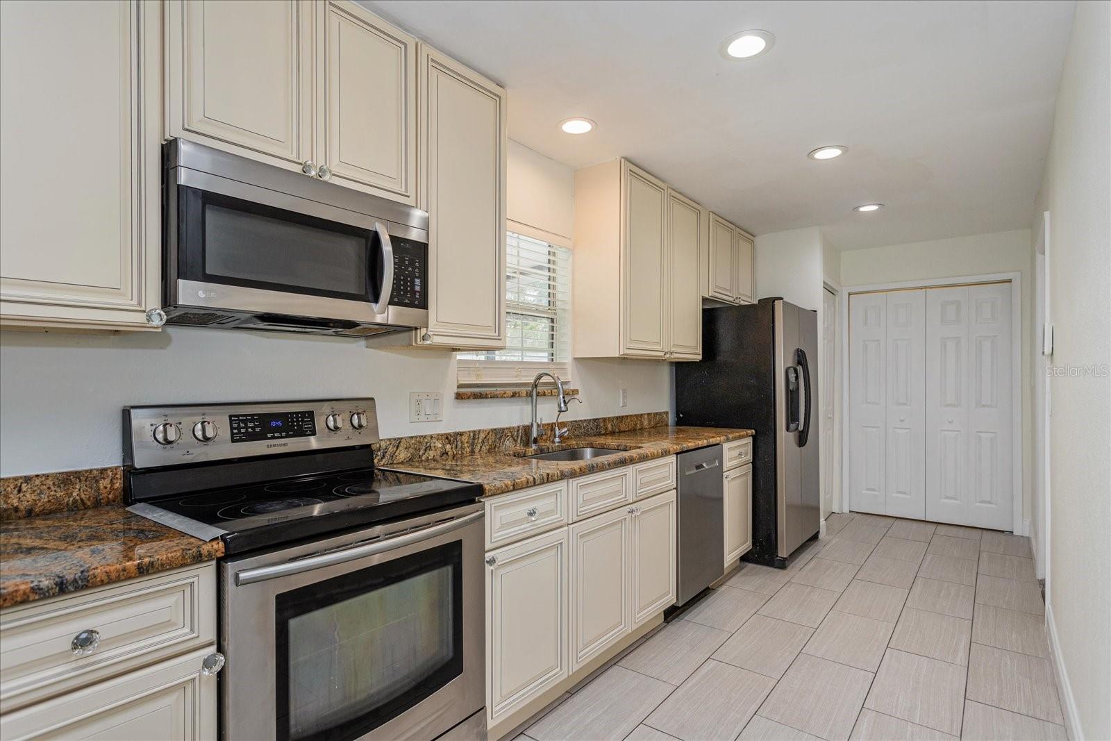 414 Tranquille Oaks Dr Property Photo 7
