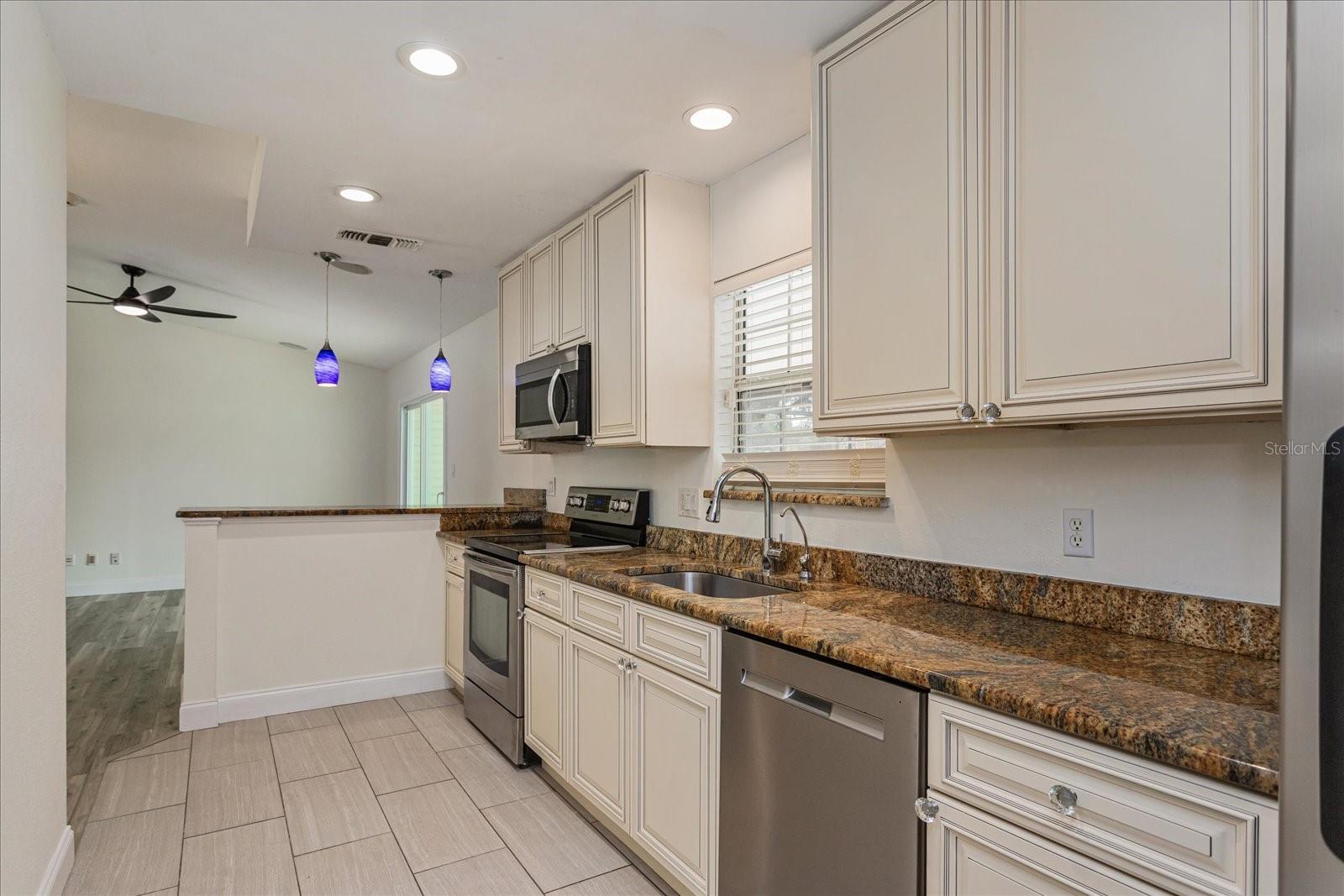 414 Tranquille Oaks Dr Property Photo 8