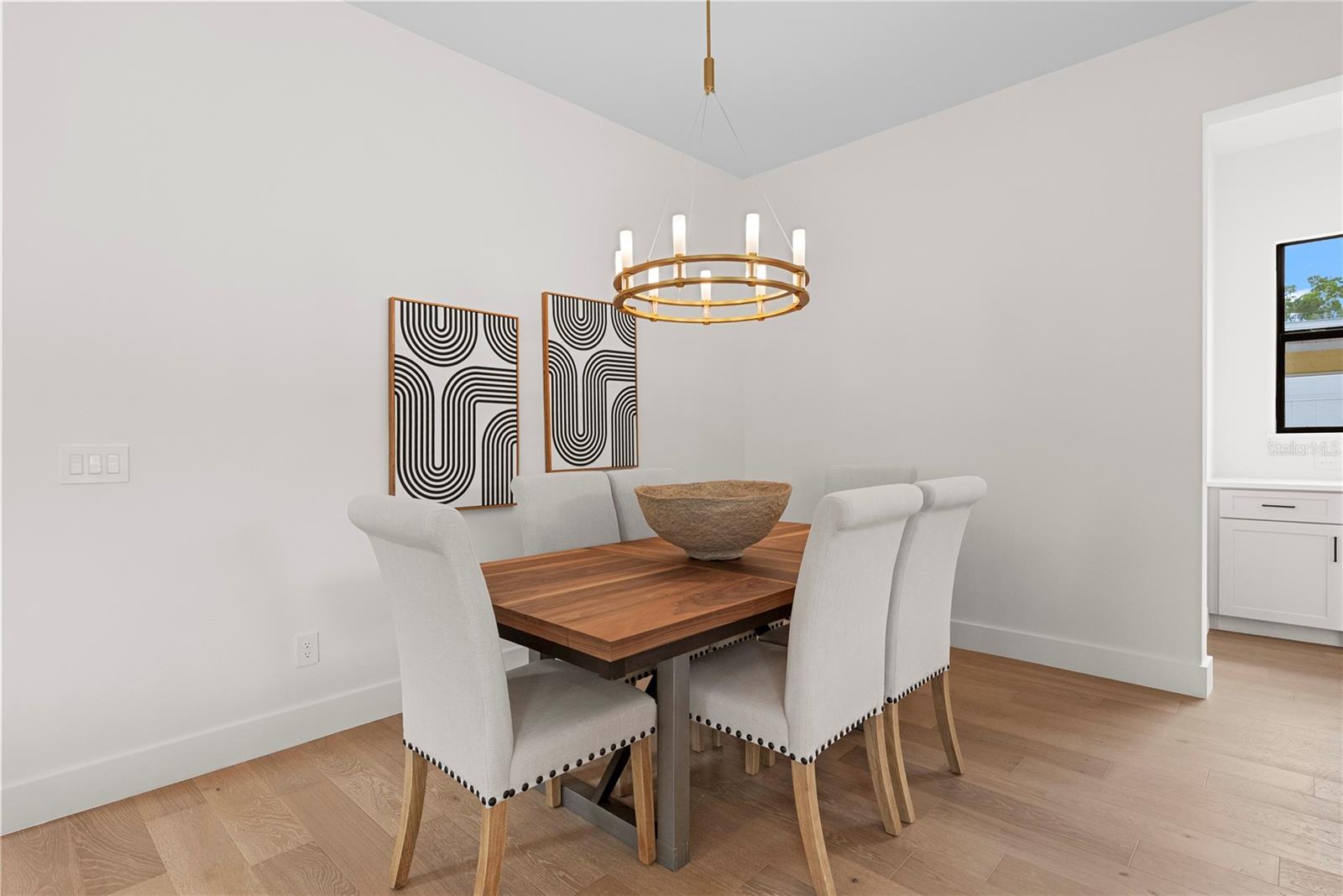 O6406381 Property Photo 14
