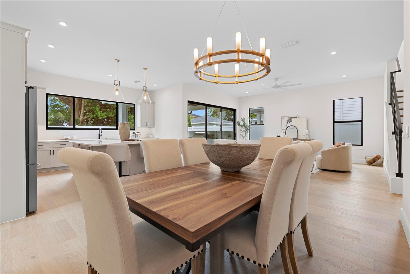 O6406381 Property Photo 15