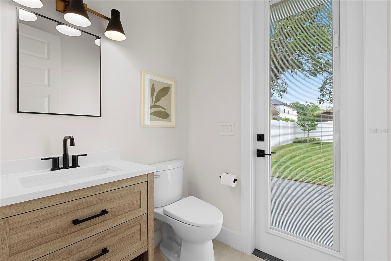 O6406381 Property Photo 17