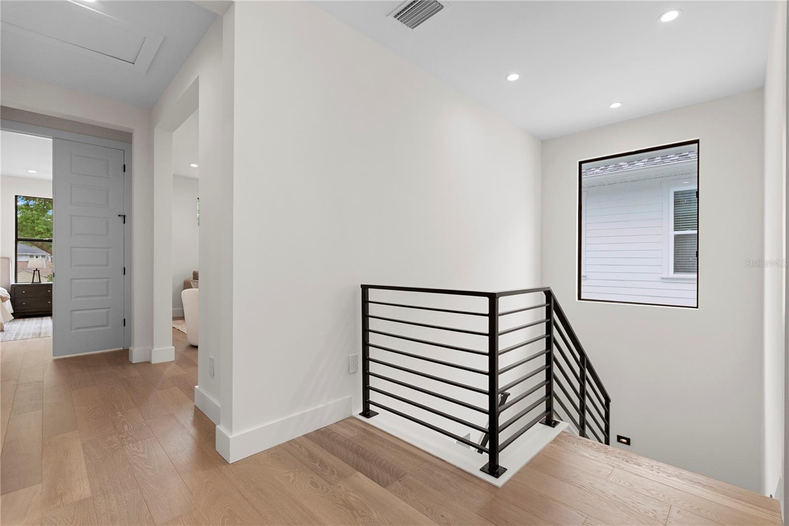 O6406381 Property Photo 18