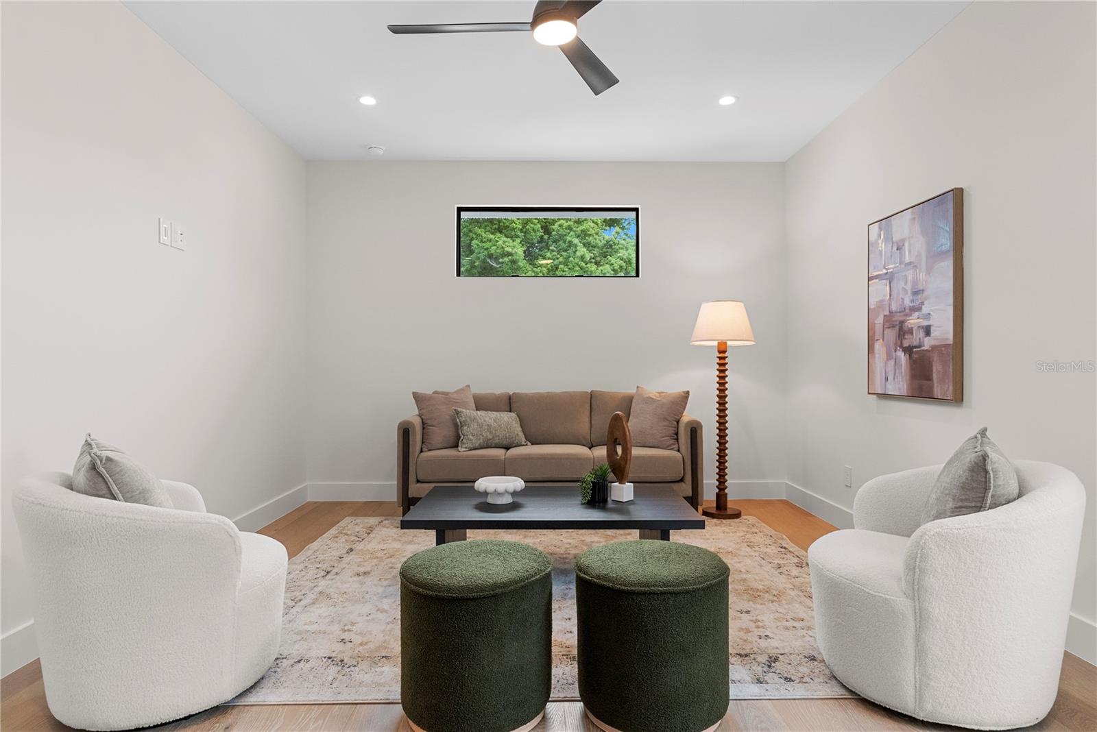 O6406381 Property Photo 27