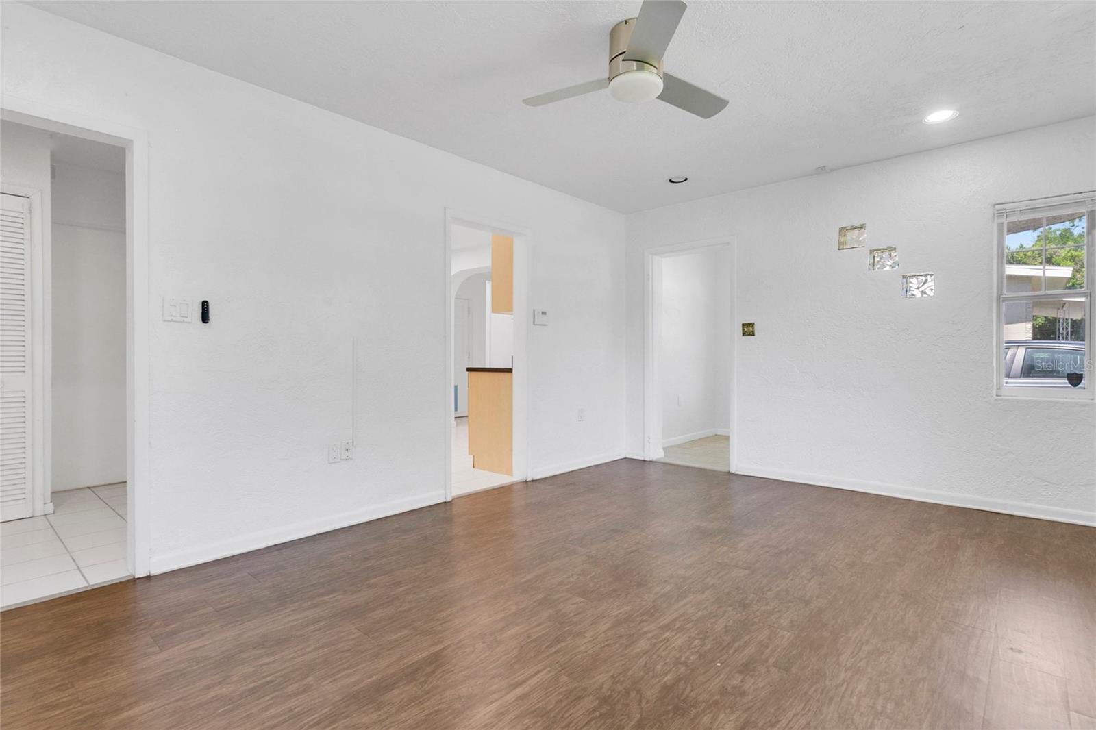 2482 Roxbury Rd Property Photo 7