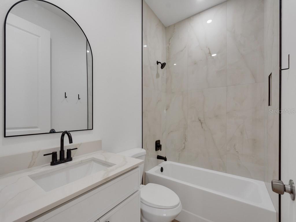 2602 De Groodt Rd Sw Property Photo 18