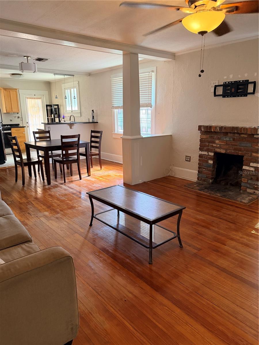 1004 Palmer St Property Photo 17