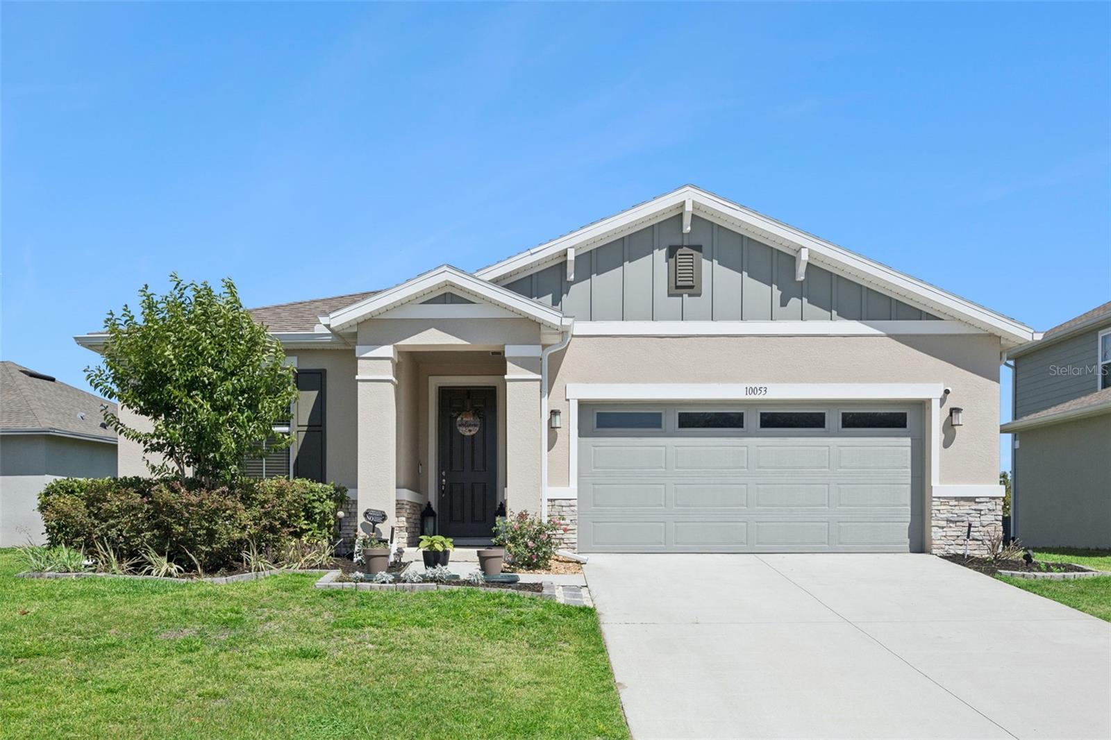 10053 Spring Lake Dr Property Photo 1