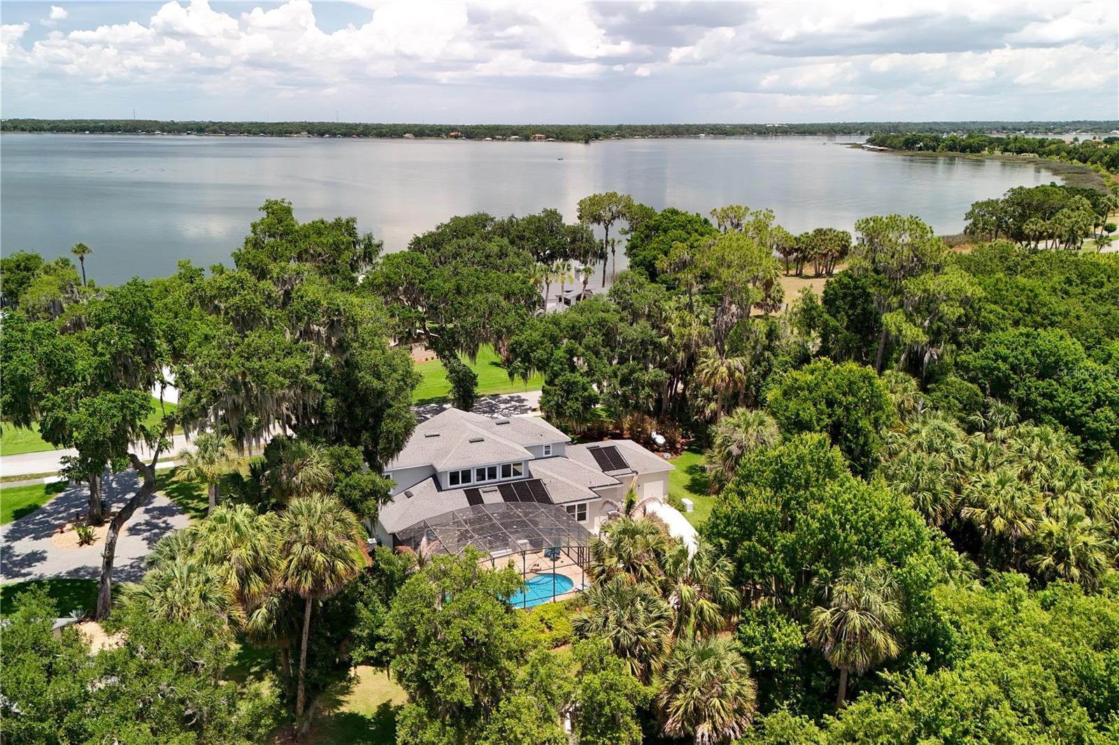 16948 Deer Island Property Photo 2