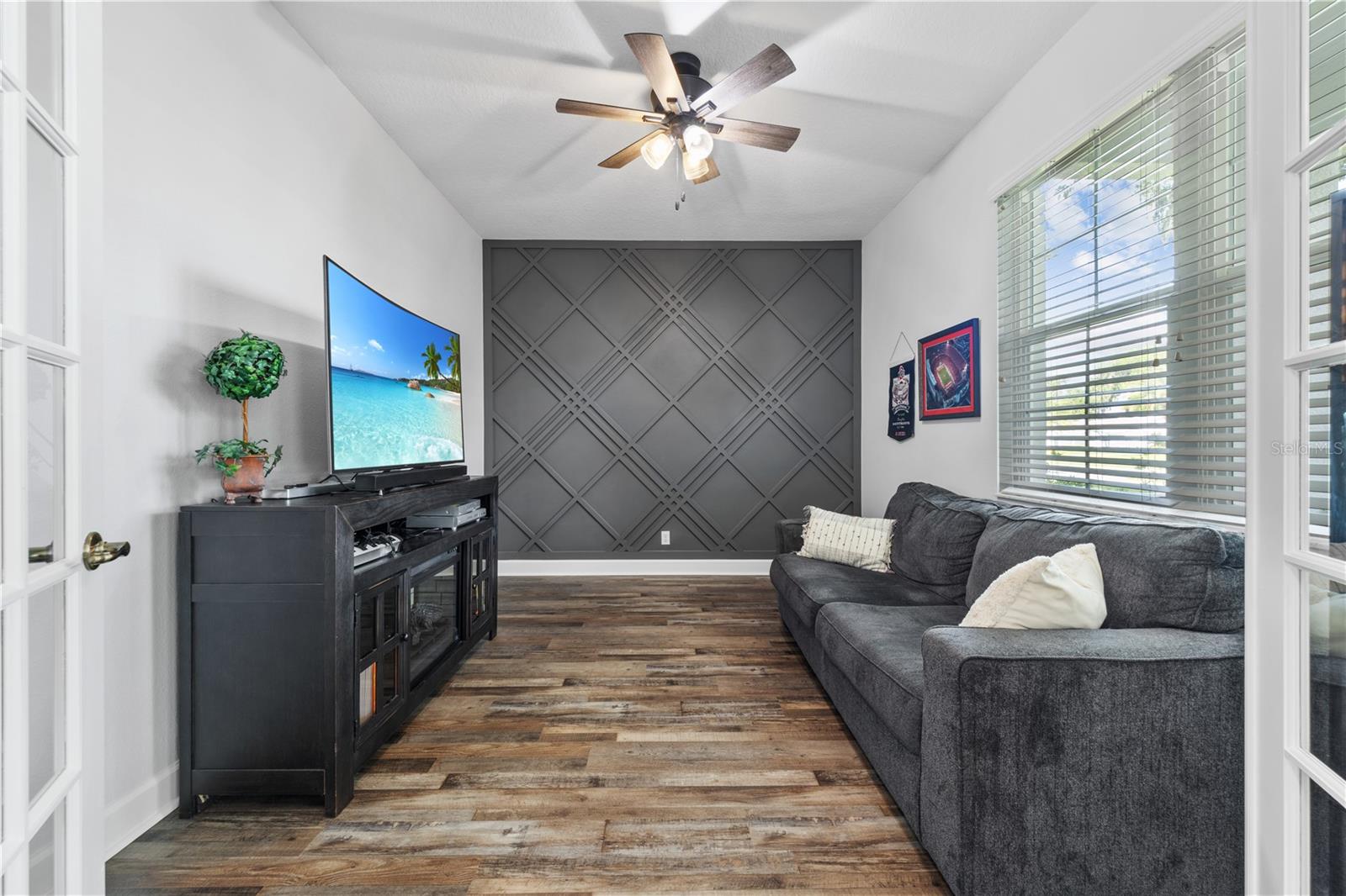 16948 Deer Island Property Photo 4