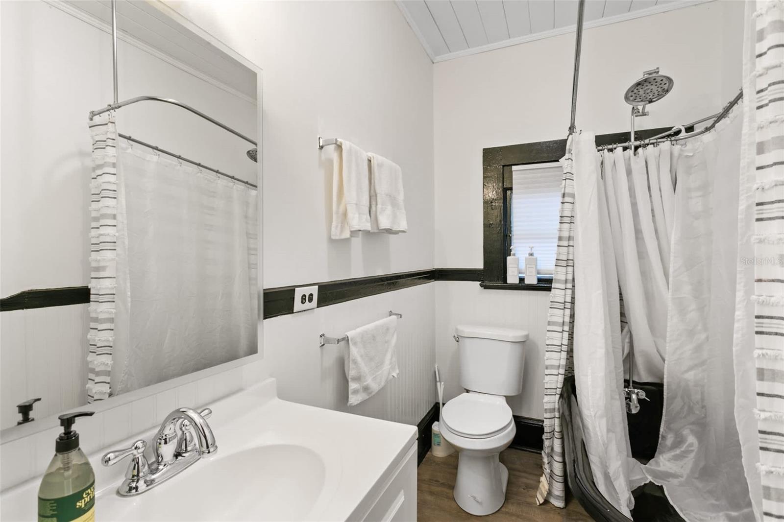 10 Pacific St Property Photo 8
