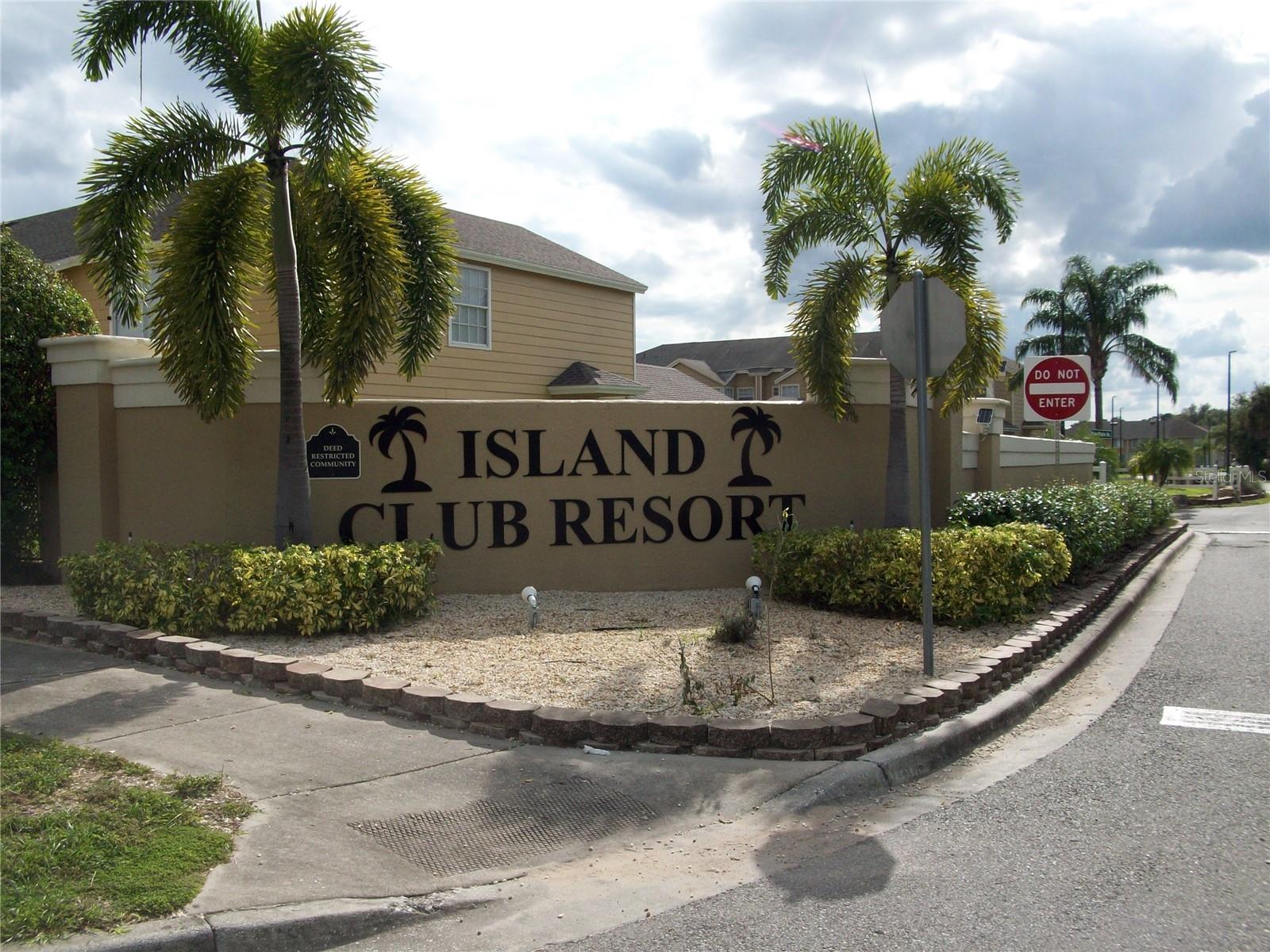 511 Coconut Palm Way Property Photo 2