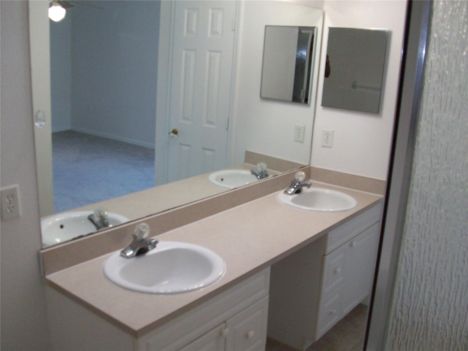 511 Coconut Palm Way Property Photo 12