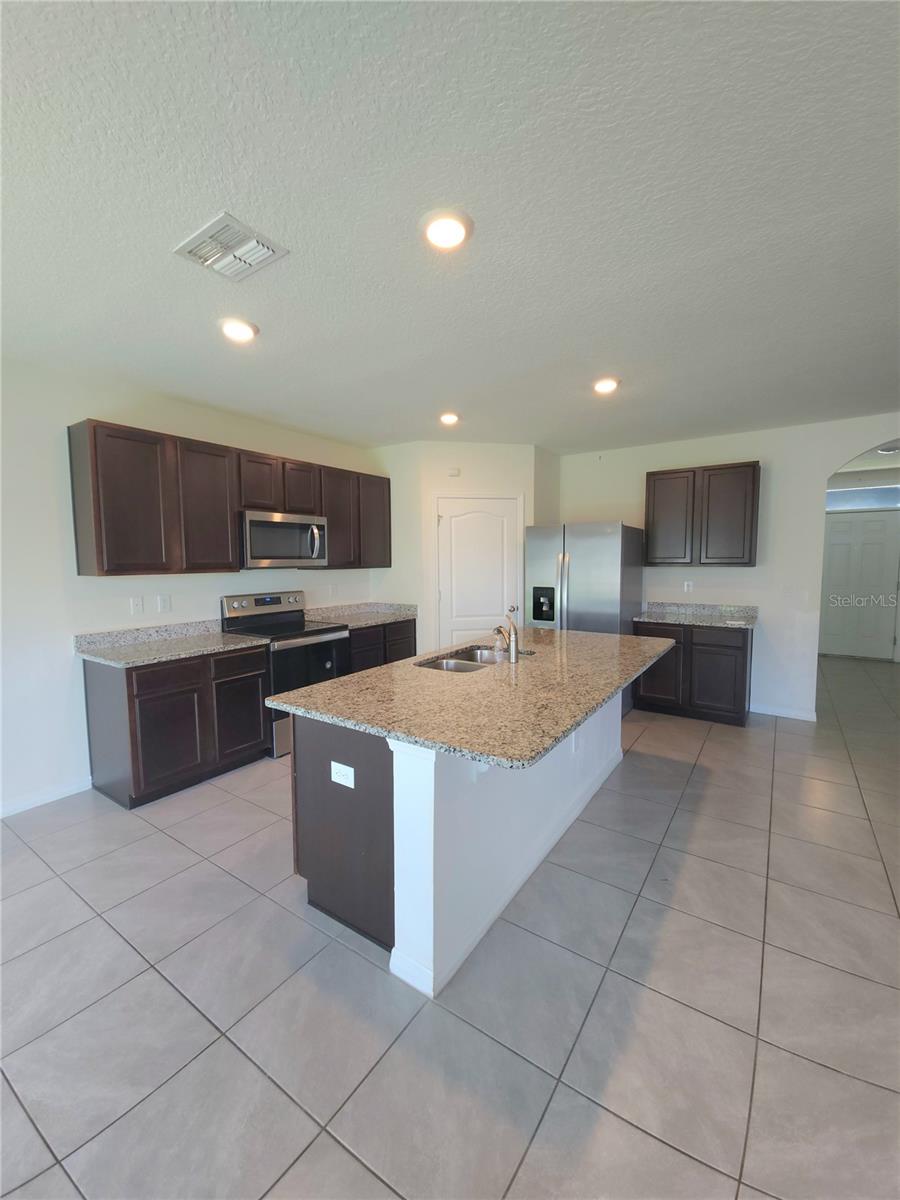 575 Tortugas St Property Photo 3