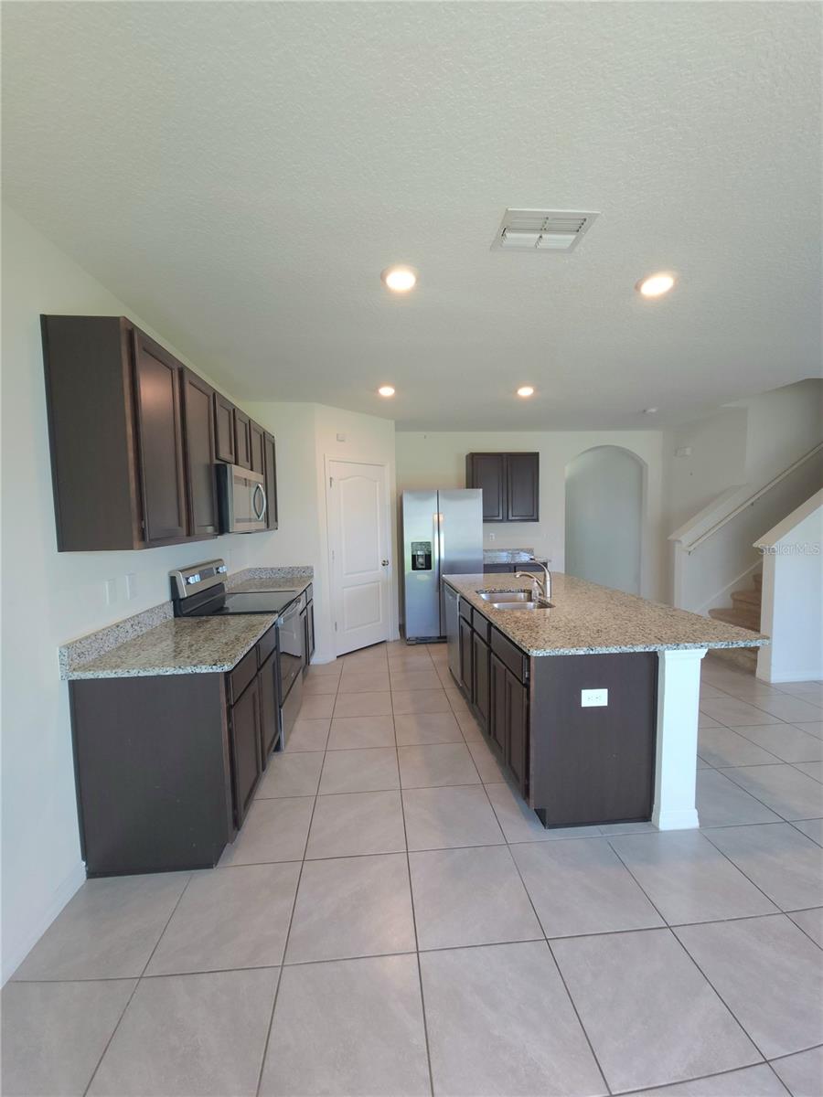 575 Tortugas St Property Photo 4